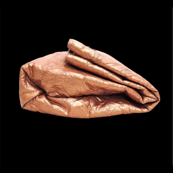 Authentic metallic Louis Vuitton fold over clutch - Picture 5 of 8